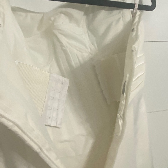 Couture Collection White Sweetheart Strapless A Line Wedding Dress Size 6 - Picture 8 of 8